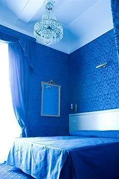 Bed & Breakfast Domus Borgognona Rome