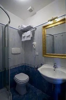 Domus Borgognona Bed & Breakfast Rome