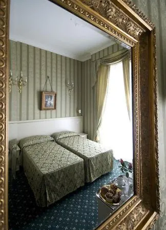 Domus Borgognona Bed & Breakfast 2*