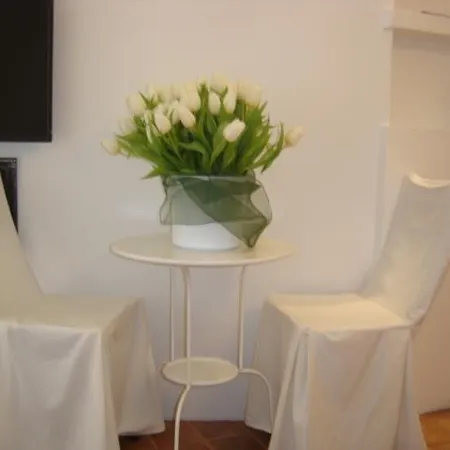 Domus Borgognona Frühstückspension Rom