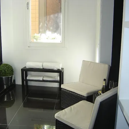 Hotel Domus Borgognona Rome