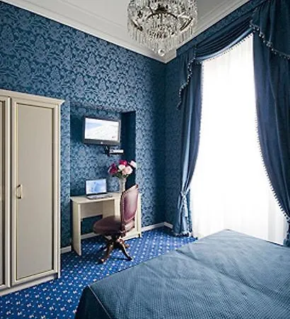 ホテル Domus Borgognona 2*