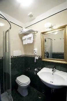 Domus Borgognona 2*